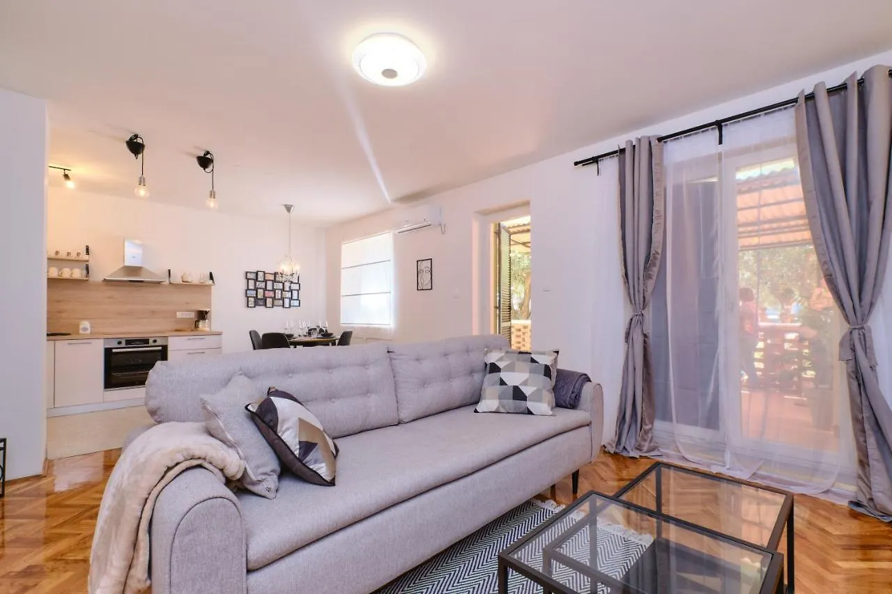 Apartmán Dairos2 Mali Lošinj 0*,
